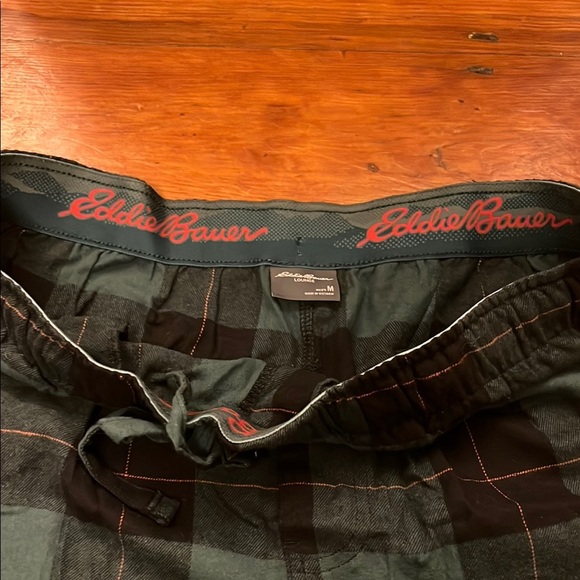 Eddie Bauer Men's Dark Green and Black Plaid Pajamas - Picture 2 of 4